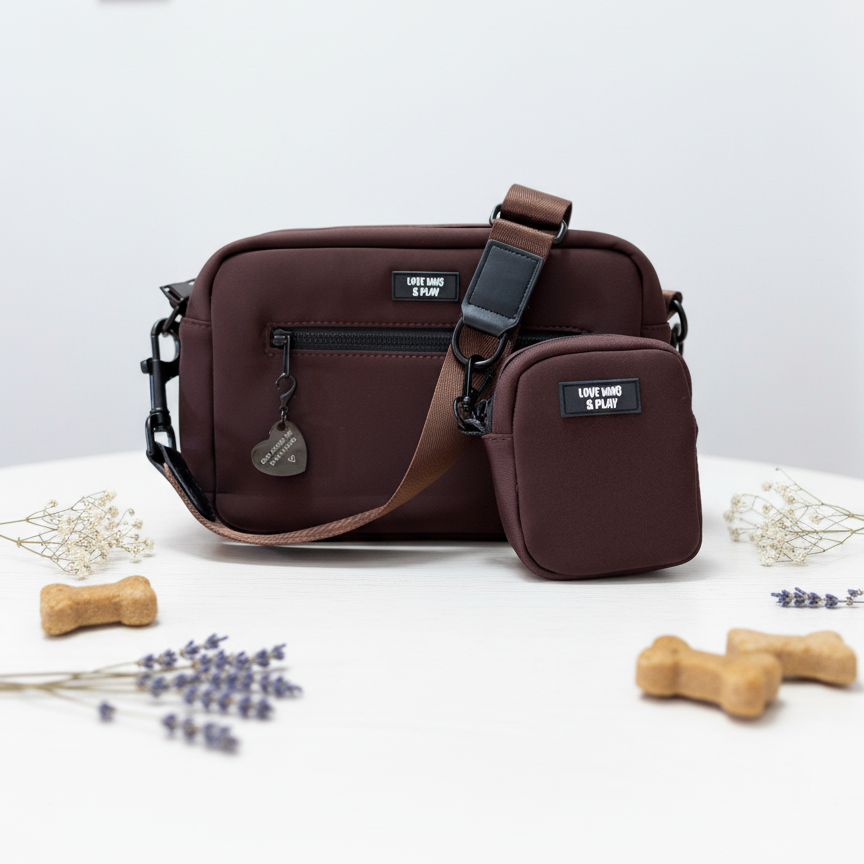 	•	Modern dog walking crossbody bag with silicone treat pouch
	•	Neutral dog mom bag set for daily walks
	•	Brown crossbody bag with matching treat holder
