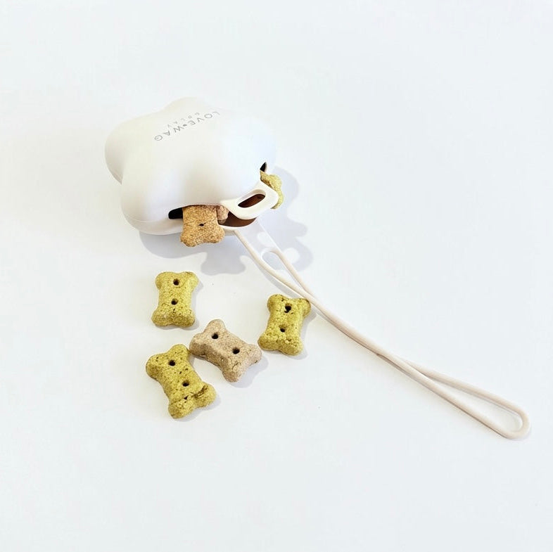 Silicone Treat Holder – Clip-On Neutral Dog Walking Accessory