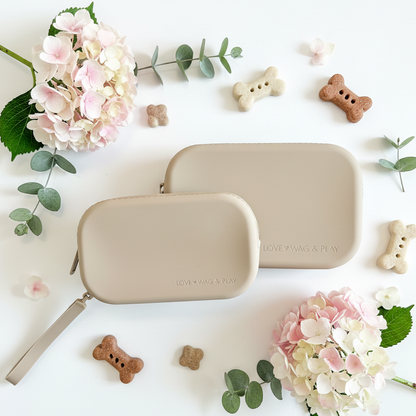 •	Matching neutral treat pouches for dog mom and pup
	•	Aesthetic beige treat pouch duo with flowers
	•	Minimal treat holder set for dog moms and puppies
